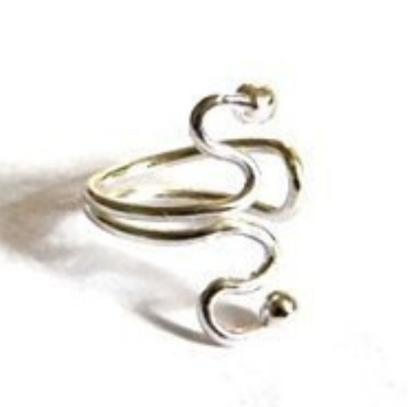 Fake Tragus Earrings - Picture 4 of 5